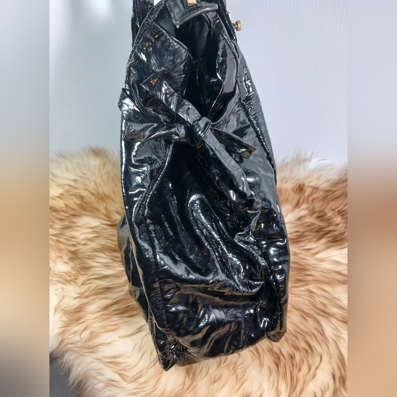 Gucci black patent leather Hysteria tote handbag. - Picture 5 of 10